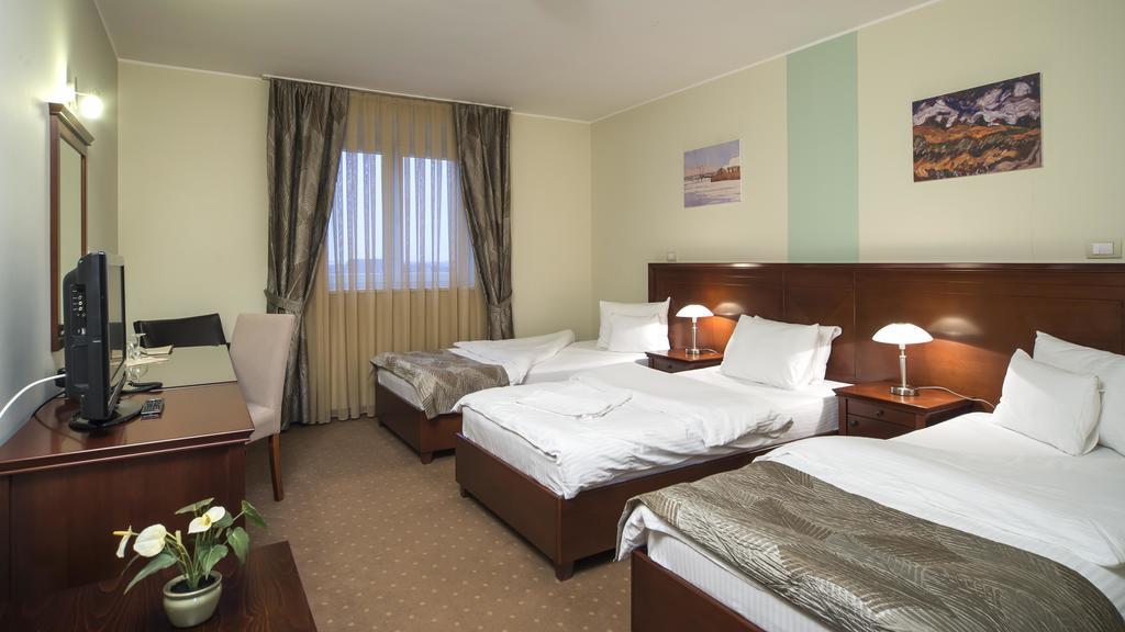 Garni Hotel Semlin B&B Belgrado Quarto foto