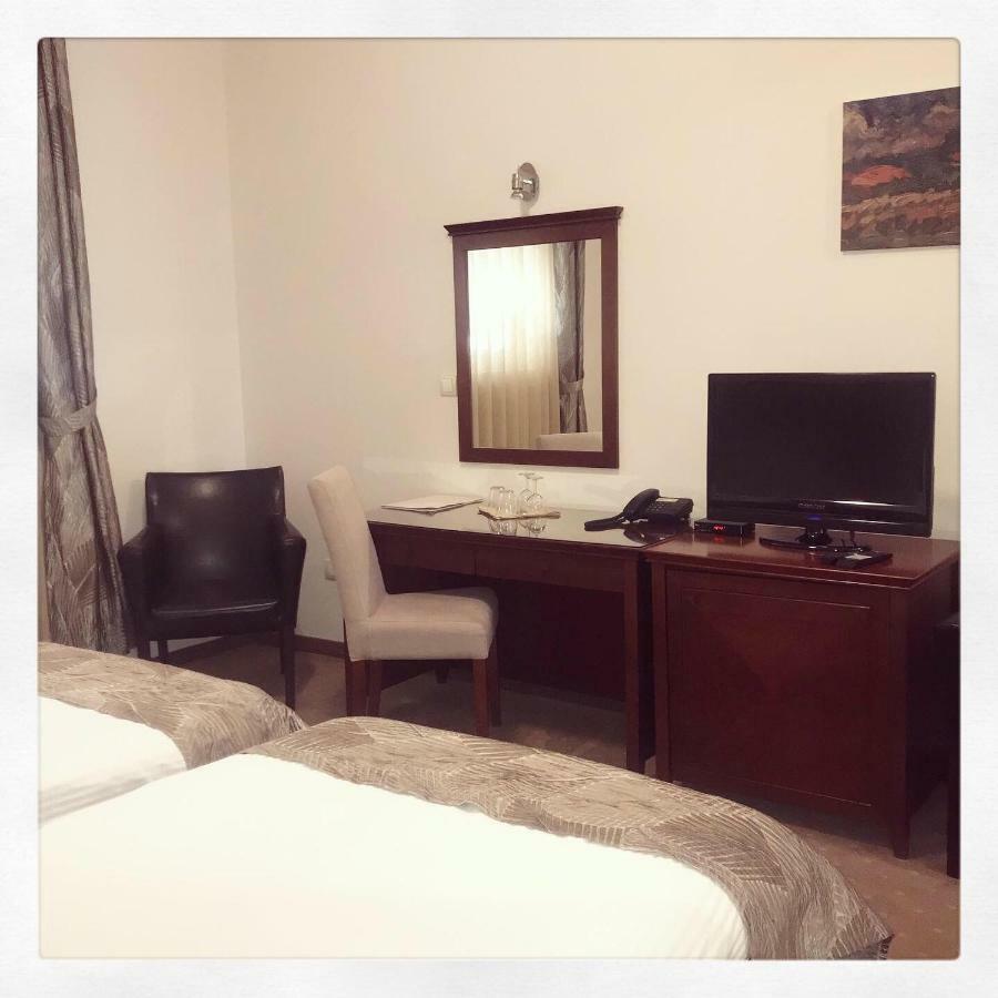 Garni Hotel Semlin B&B Belgrado Exterior foto
